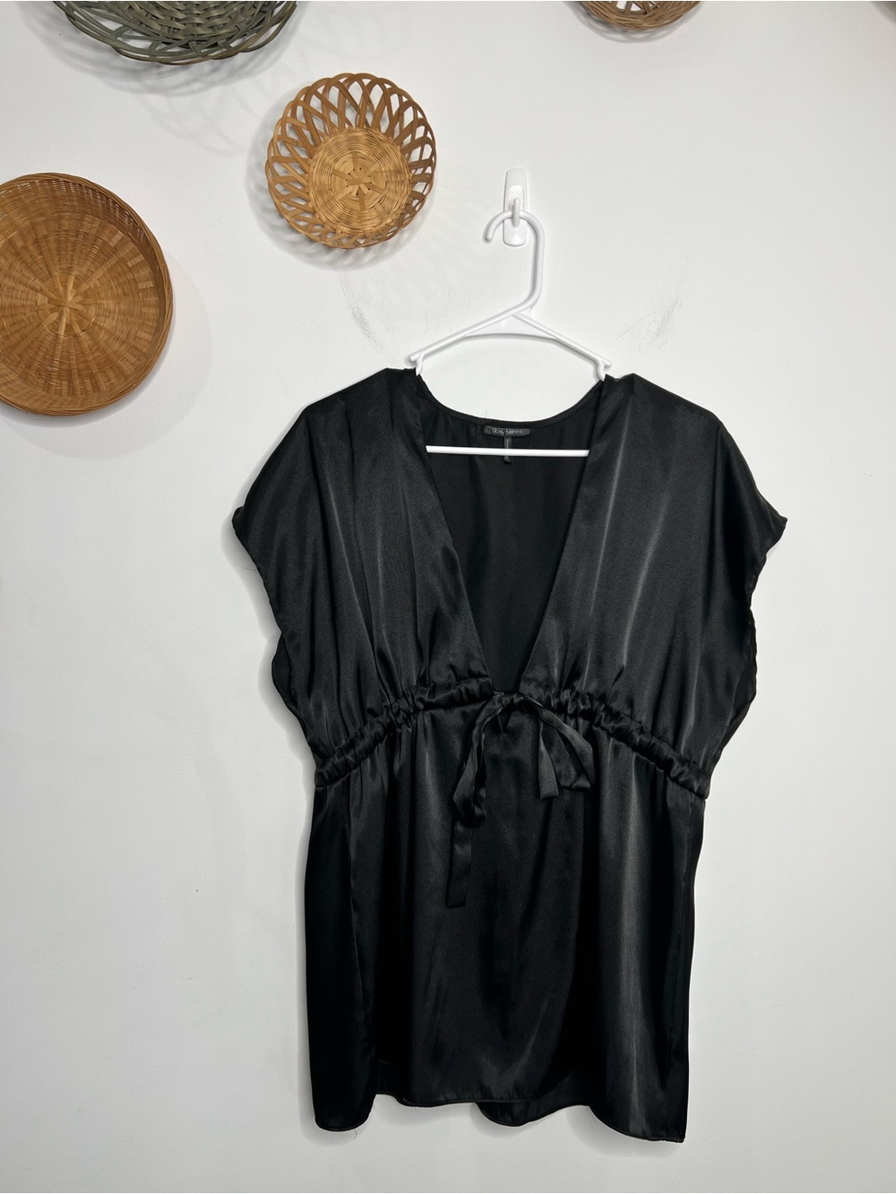 Daisy Fuentes Black Top Size Large